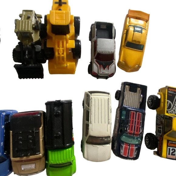 33 Pc Lot Hot Wheels/Matchbox/Various Brands Diecast Toy Car Lot-GUC - Picture 4 of 8